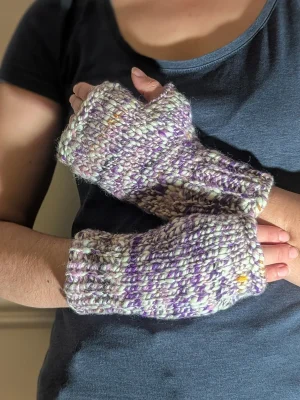 Mitaines violet beige merinos filé main