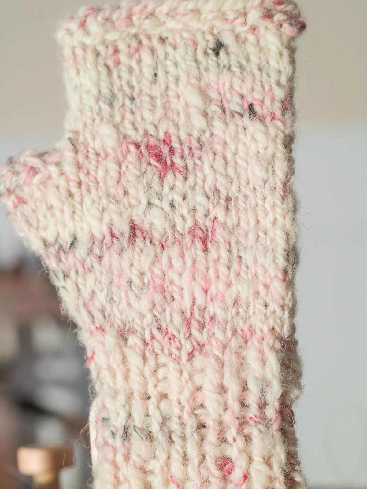 Mitaines beige rose noir rouge- filée main laine française – Image 6