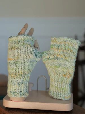 Mitaines beige vert- filée main