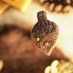 Broche Maison-Gland